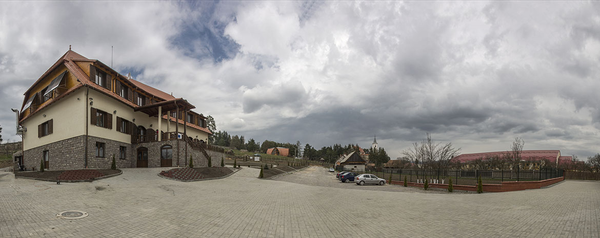 Farkaspanzió Karfalva
